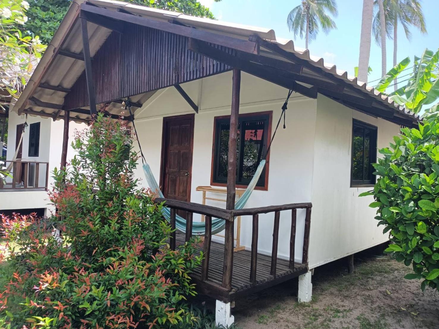 Sarana Bungalows (Adults Only) バーン・タイ エクステリア 写真